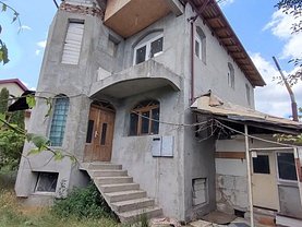 Casa de vânzare 7 camere, în Bacau, zona Sud