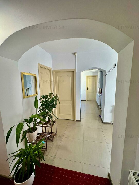 Casa de Cultura -Andrei Saguna - Casa nemobilata - curte - 900 Euro neg