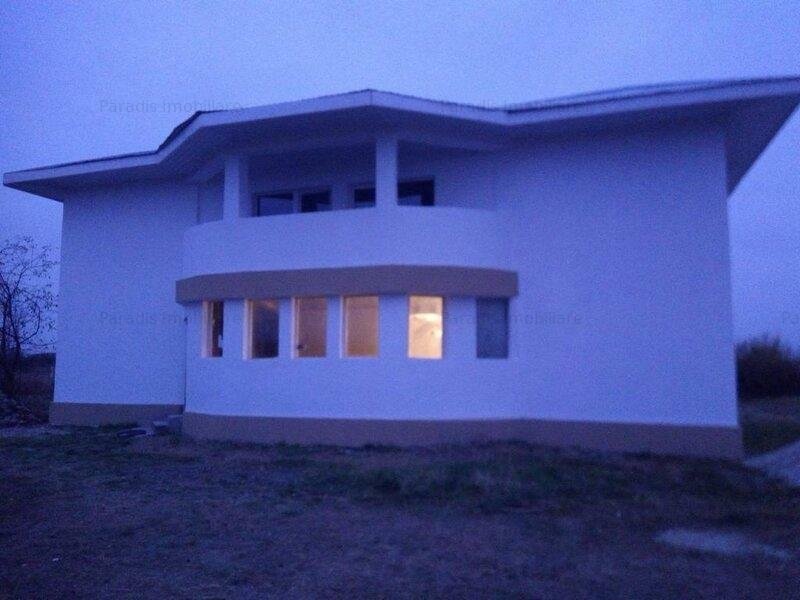 Vand villa Mihailesti strada Nucului