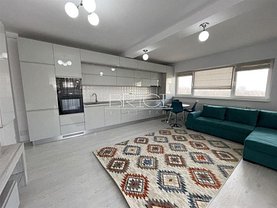 Apartament de vânzare 3 camere, în Braşov, zona Tractorul