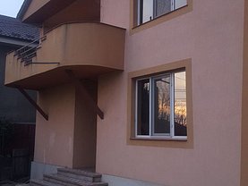 Casa de vânzare 8 camere, în Focsani, zona Central