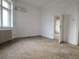 Apartament de vânzare 3 camere, în Bucuresti, zona Calea Calarasilor