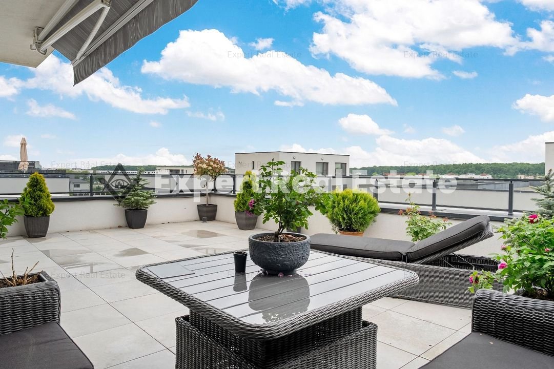 APARTAMENT DEOSEBIT 3 CAMERE-TERASA-DARWIN