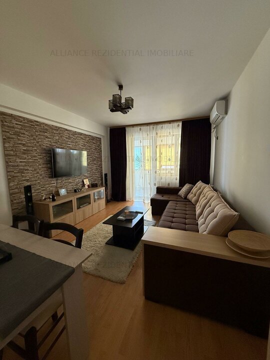 Apartament 3 camere decomandat, 2 băi, mobilat și utilat, loc de parcare