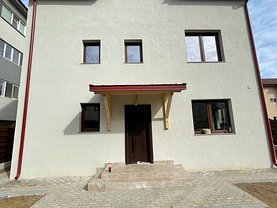 Casa de vânzare sau de închiriat 8 camere, în Popeşti-Leordeni, zona Sud