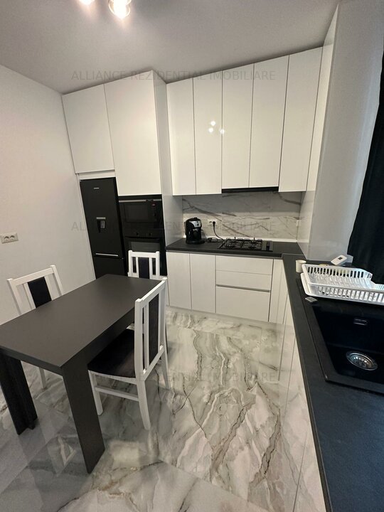 DE INCHIRIAT, Vila cu 4 camere, 3 bai, Disponibila Imediat