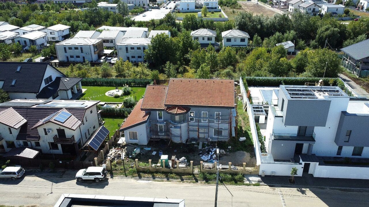 Vila in Tunari + teren de 1000 mp