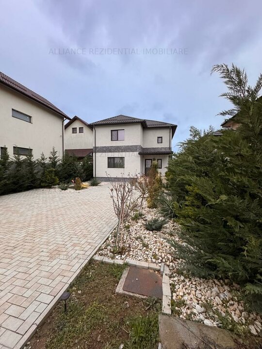 Vila individuala P+1 cu 4camere /3bai teren- 566mp