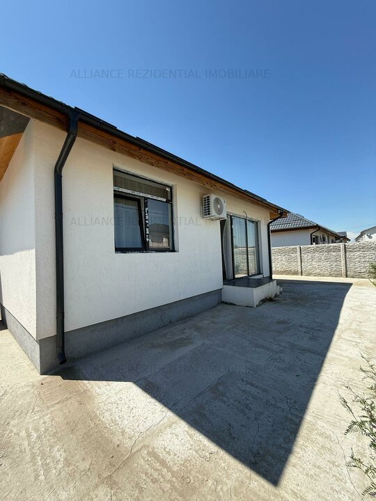 Casa Individuala - 3 camere cu parcare si panouri solare gata de mutare