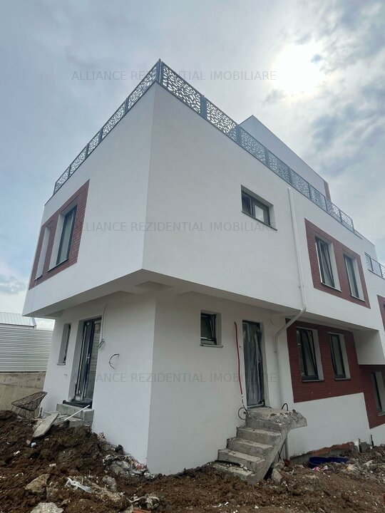 Trapezului-Casa tip Duplex-5 camere-4 bai+curte 230 mp