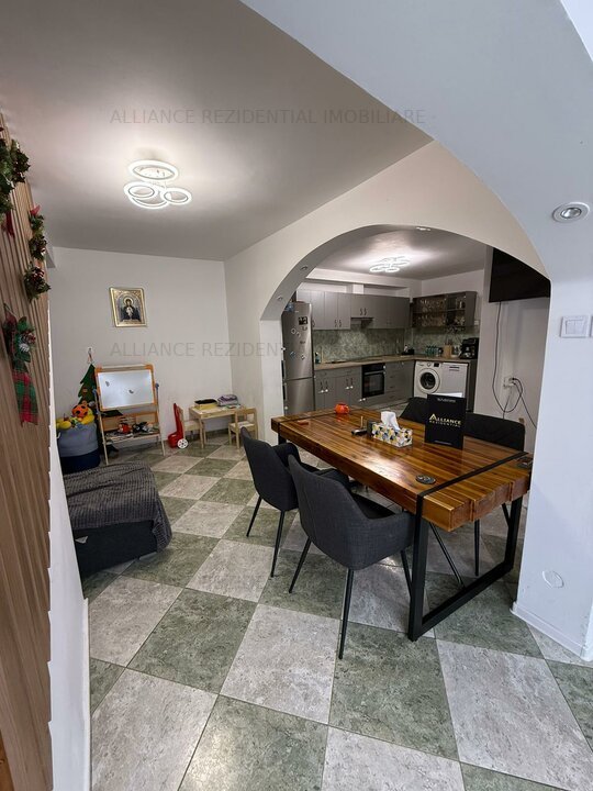 Casă Spațioasă 6 Camere + Living Open Space | Teren 270 mp | 2 Corpuri Unite