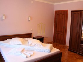 Casa de închiriat 8 camere, în Şelimbăr, zona Exterior Est