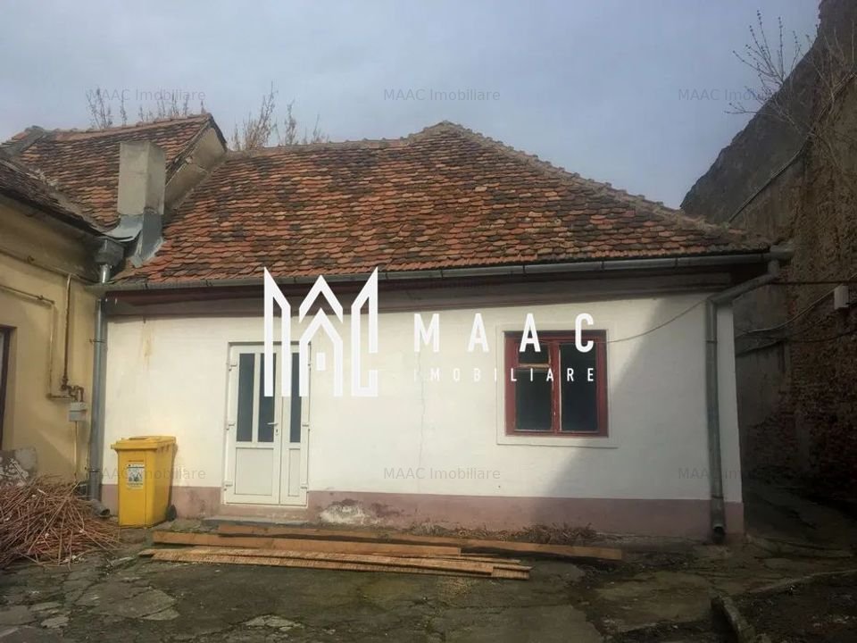 Casa ultracentral I 2 camere I 60 mpu I Curte comuna I Medias
