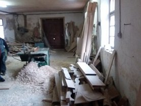 Vânzare spaţiu industrial