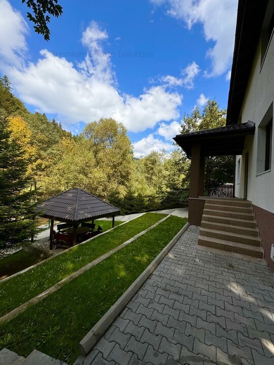 Vila de vanzare in Cheia , Prahova - Eleganta si confort intr-o zona idilica