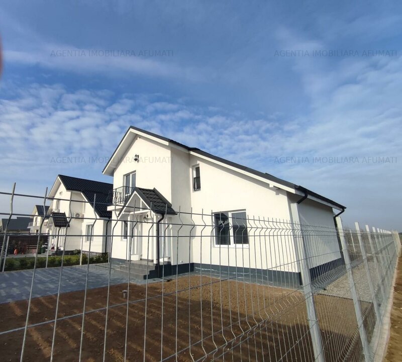 Casă modernă cu living spectaculos