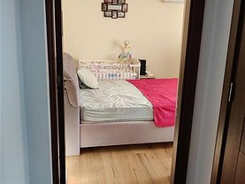 Apartament de vânzare 3 camere, în Bucureşti, zona Lujerului