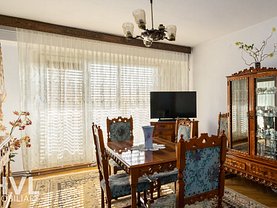 Apartament de vânzare 3 camere, în Arad, zona Polivalentă