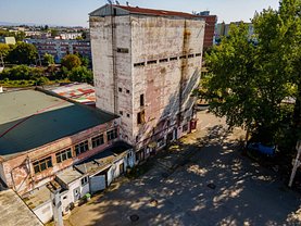 Vânzare spaţiu industrial