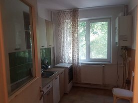 Apartament de vânzare 3 camere, în Iaşi, zona Primăverii
