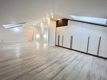 Casa 11 camere în Voluntari, Nord