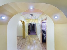 Apartament de vânzare 4 camere în Botosani, Nord