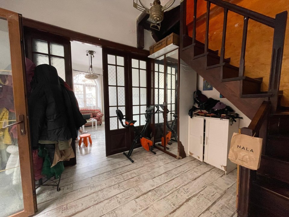 Casa P + M cu 4 camere - 2 bucatarii - 2 pivnite - Calea Mosilor
