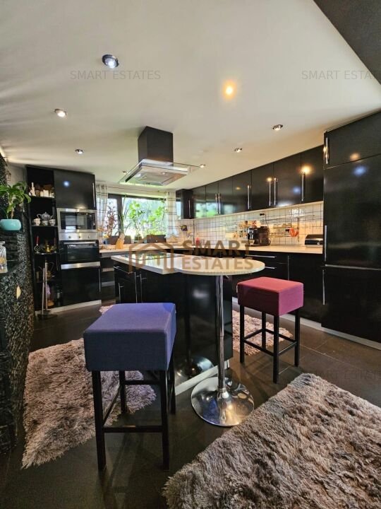 VILA POD BRAGADIRU  PISCINA- GRADINA - TEREN - ACCES CENTURA