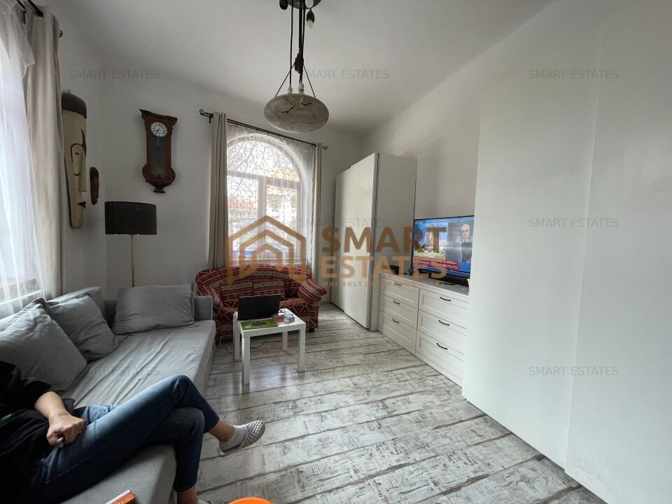 Calea Mosilor - Casa P + M cu 4 camere - 2 bucatarii - 2 pivnite