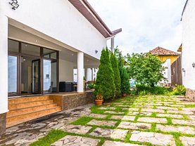 Casa de vânzare sau de închiriat 7 camere, în Cristian