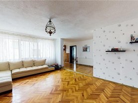 Casa de vânzare 7 camere, în Bran