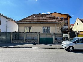Casa de vânzare 3 camere, în Brasov, zona Aurel Vlaicu