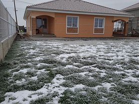 Casa de vânzare 3 camere, în Dumbrăviţa, zona Nord