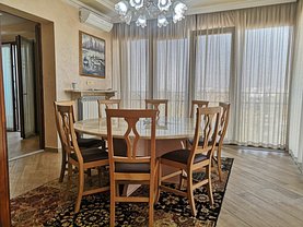 Apartament de închiriat 3 camere, în Mamaia, zona Central