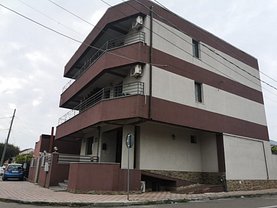 Casa de închiriat 11 camere, în Constanţa, zona Trocadero
