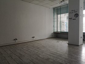 Închiriere spaţiu comercial