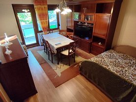 Apartament de vânzare 3 camere, în Arad, zona Polivalentă