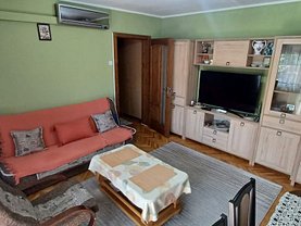 Apartament de vanzare 3 camere, în Arad, zona Aurel Vlaicu