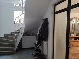 Casa de vânzare 7 camere, în Arad, zona Grădişte
