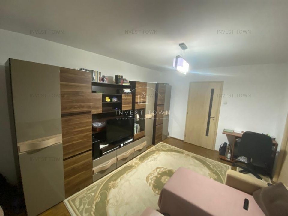 Apartament 2 camere de vanzare zona Podul De Piatra - imaginea 1