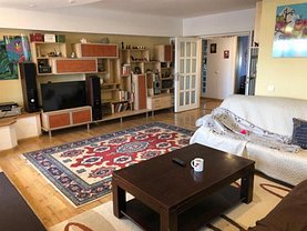 Apartament de închiriat 3 camere, în Braşov, zona 13 Decembrie