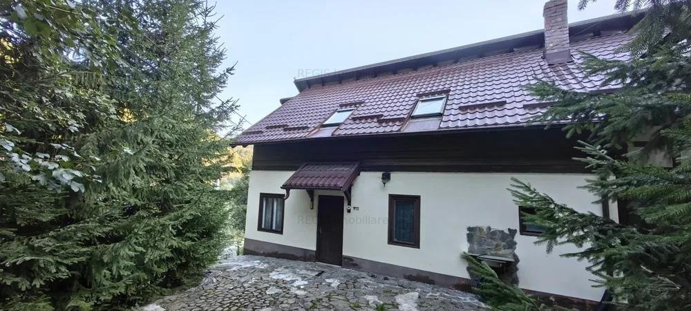 Proprietate cu 2 corpuri de casa ideala pentru circuit turistic