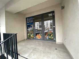 Închiriere spaţiu comercial