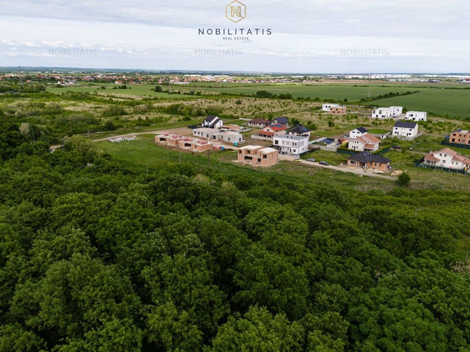 Duplex de vanzare la liziera padurii - 130 mp, 4 bai & 4 dormitoare