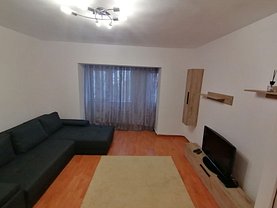 Apartament de închiriat 3 camere, în Constanţa, zona Faleza Nord