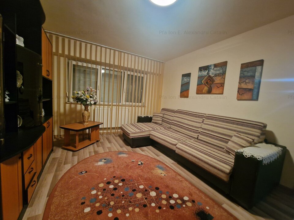 3 camere decomandate confort 0, etaj 3/4 zona Sud, strada Randunelelor