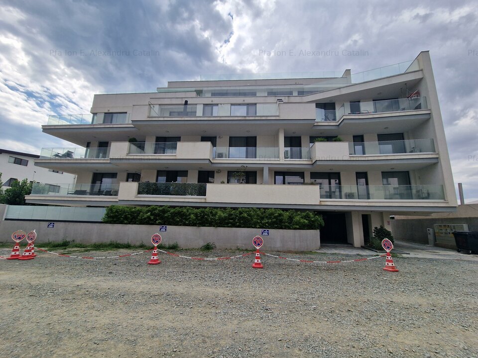 Apartament 3 camere decomandate 111mp cu vedere la mare, mobilat, etaj 2 cu lift
