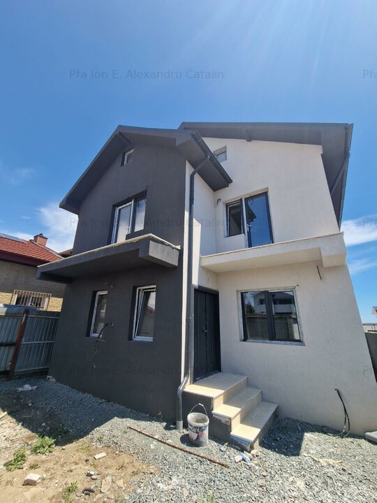 VILA P+1 DE VANZARE NAVODARI !!
