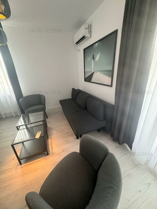 Inchiriez apartament LUX