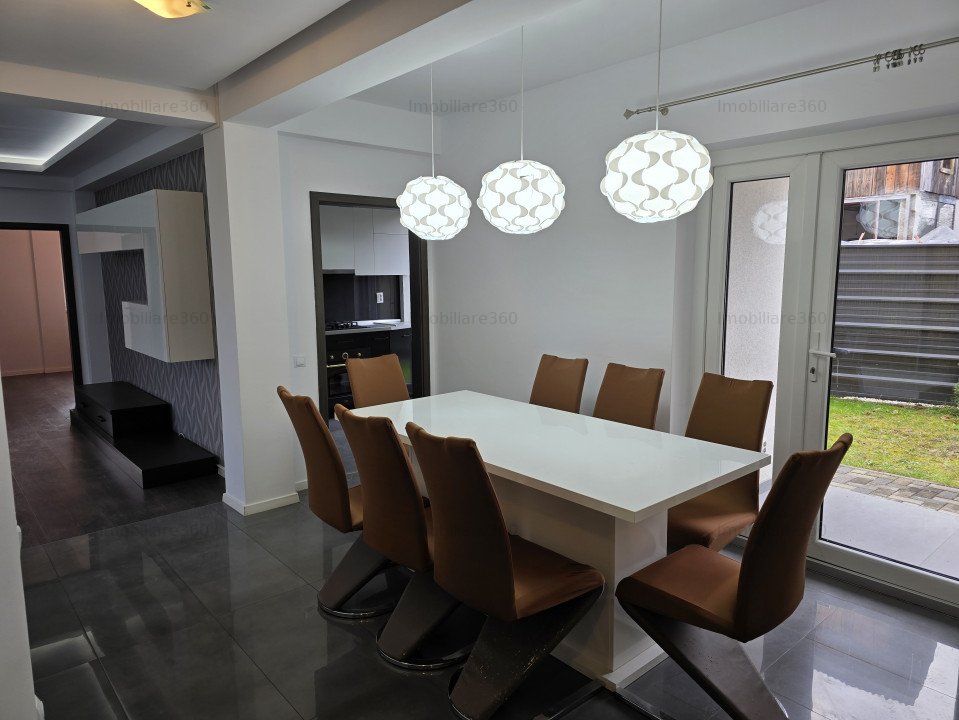 Apartament 5 camere + parcare + gradina, Str. Avram Iancu, Floresti, Cluj